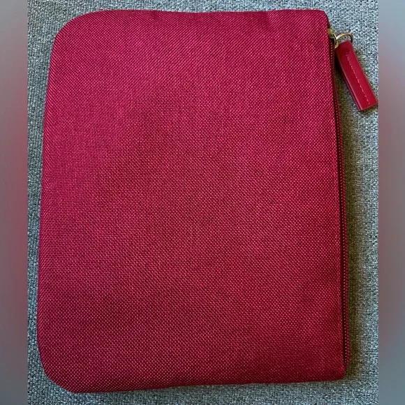 Salvatore Ferragamo: burgundy perfums/cosmetic bag - Picture 8 of 11